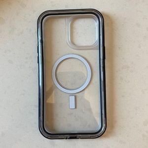 iPhone 14 pro max Lifeproof Case